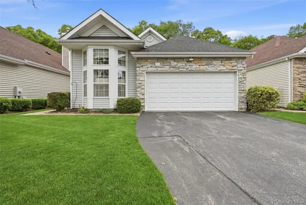 Property Slideshow image 2 of 41 | 544 leisure dr, Brookhaven, NY, 11961