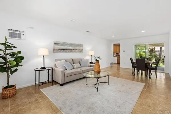 Property Slideshow image 2 of 30 | 4574 sunrise rdg, Oceanside, CA, 92056