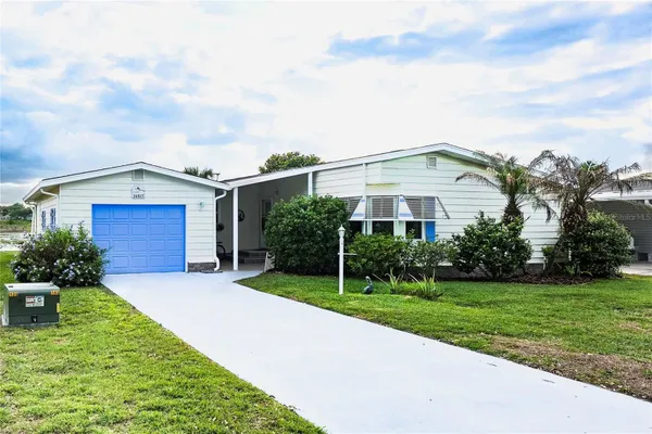 Property Slideshow image 2 of 45 | 24927 pine hl, Leesburg, FL, 34748