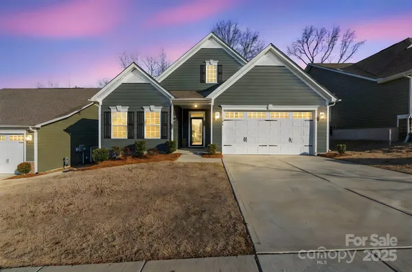 Property Slideshow image 2 of 47 | 5066 summer surprise ln, Charlotte, NC, 28215