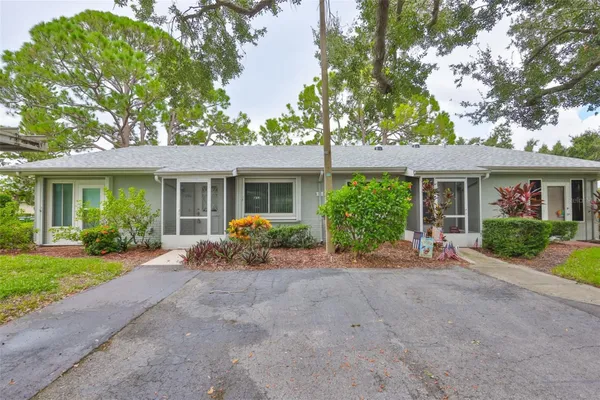 Property Slideshow image 2 of 36 | 2206 horsham pl, Sun City Center, FL, 33573