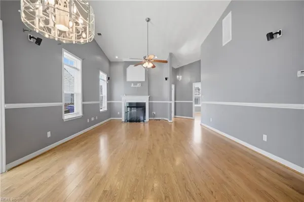 Property Slideshow image 2 of 36 | 3958 rex cir, Chesapeake, VA, 23321