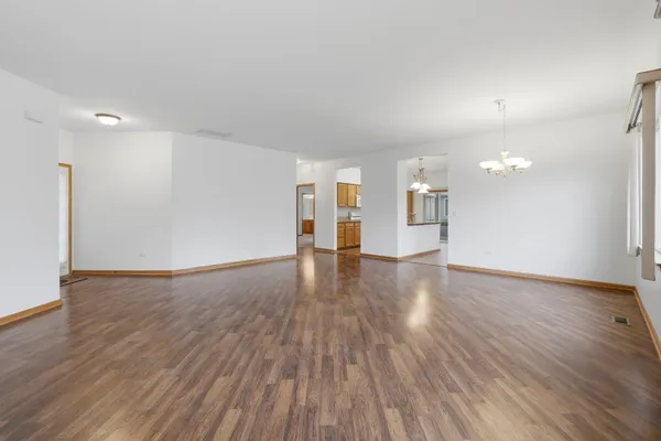 Property Slideshow image 3 of 26 | 13806 s hickory ln, Plainfield, IL, 60544