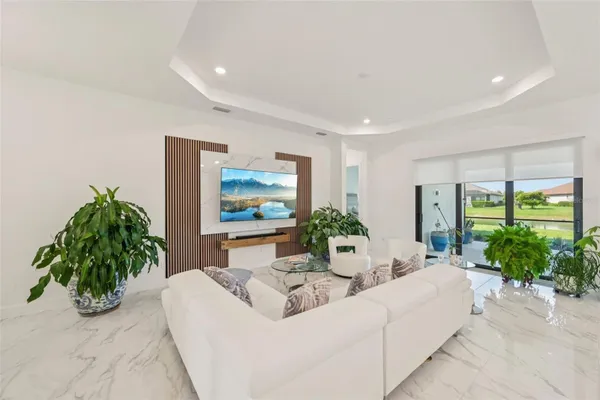 Property Slideshow image 3 of 41 | 6203 grandview hill ct, Bradenton, FL, 34203