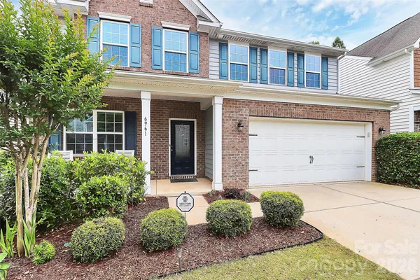 Property Slideshow image 2 of 44 | 6961 liverpool ct, Fort Mill, SC, 29707