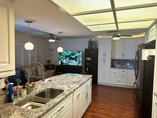 Property Slideshow image 3 of 17 | 3068 e dorchester dr, Palm Harbor, FL, 34684