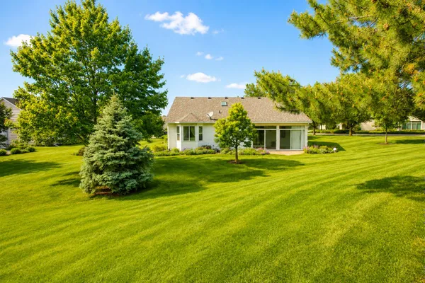 Property Slideshow image 3 of 28 | 673 saugatuk cir, Romeoville, IL, 60446