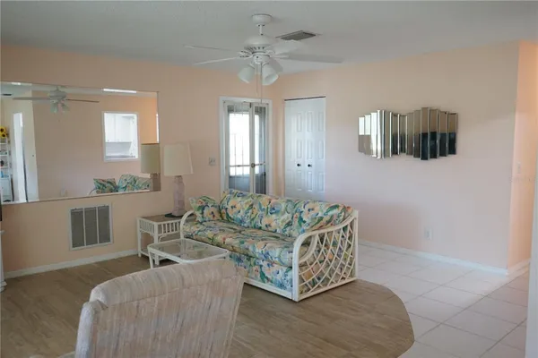 Property Slideshow image 3 of 53 | 1901 canterbury ln 4, Sun City Center, FL, 33573
