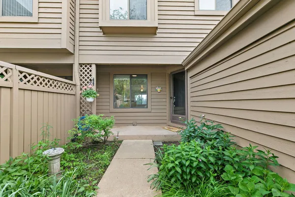 Property Slideshow image 3 of 51 | 2360 oak hill rd, Lake Barrington, IL, 60010
