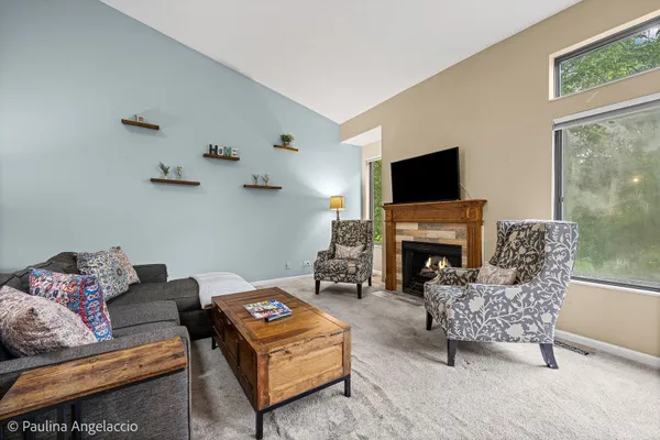 Property Slideshow image 3 of 21 | 1280 oak hill rd, Lake Barrington, IL, 60010