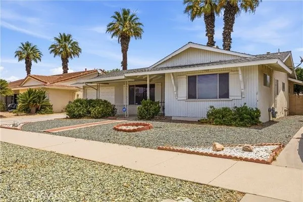 Property Slideshow image 3 of 26 | 450 panorama dr, Hemet, CA, 92543