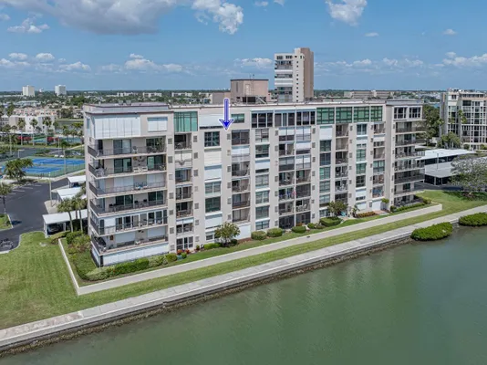 Property Slideshow image 2 of 80 | 7600 sun island dr 703, South Pasadena, FL, 33707