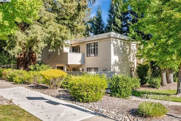 Property Slideshow image 2 of 29 | 1400 golden rain rd 3, Walnut Creek, CA, 94595