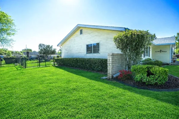 Property Slideshow image 3 of 51 | 11055 sw 77th ct, Ocala, FL, 34476