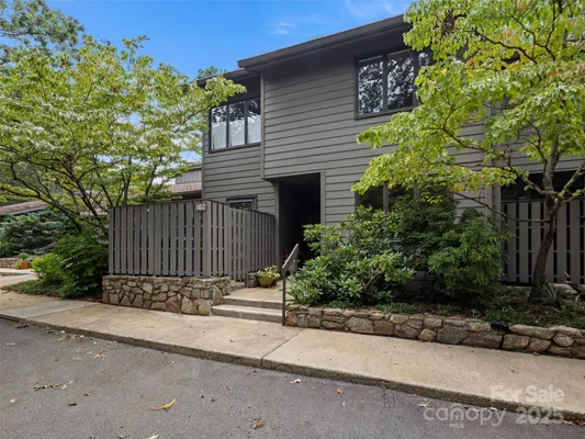 Property Slideshow image 2 of 27 | 102 crowfields dr, Asheville, NC, 28803