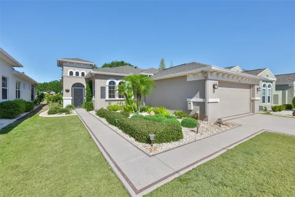 Property Slideshow image 3 of 55 | 413 noble faire dr, Sun City Center, FL, 33573