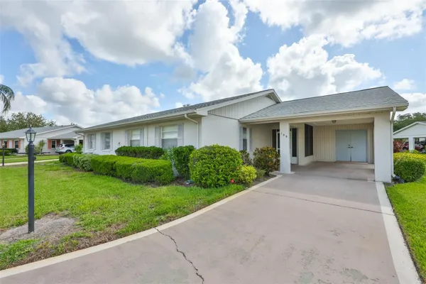 Property Slideshow image 2 of 63 | 109 glendower cir, Sun City Center, FL, 33573