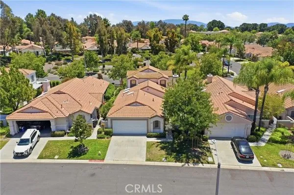 Property Slideshow image 2 of 62 | 40502 via amapola, Murrieta, CA, 92562