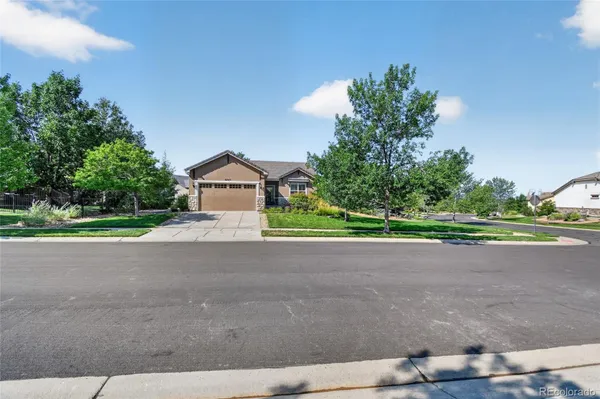 Property Slideshow image 2 of 35 | 16015 meeker way, Broomfield, CO, 80023