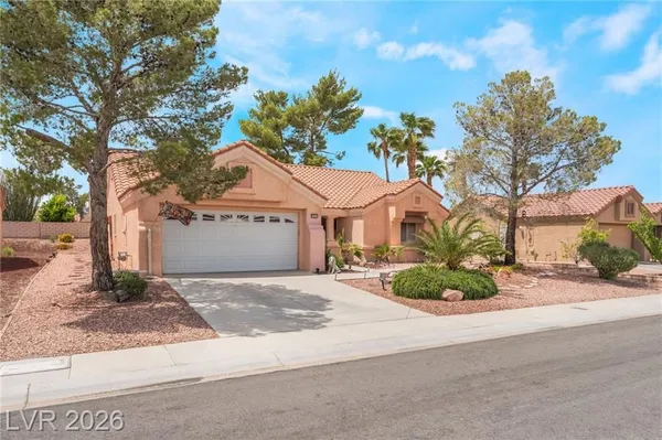 Property Slideshow image 2 of 68 | 2453 desert sands dr, Las Vegas, NV, 89134