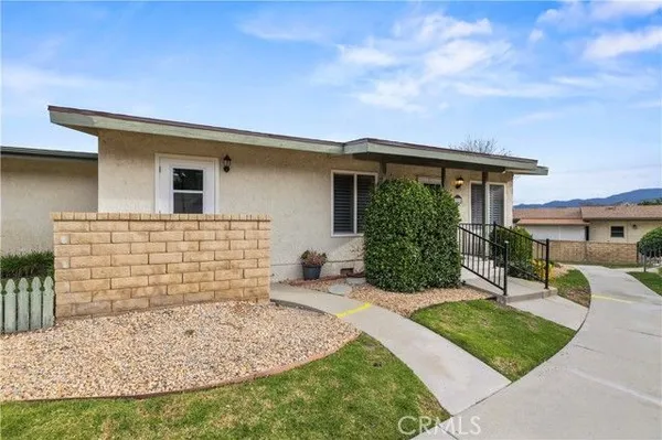 Property Slideshow image 2 of 53 | 19715 spanish oak dr, Newhall, CA, 91321