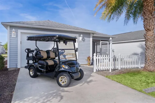 Property Slideshow image 2 of 43 | 3734 viscaya ct, The Villages, FL, 32163