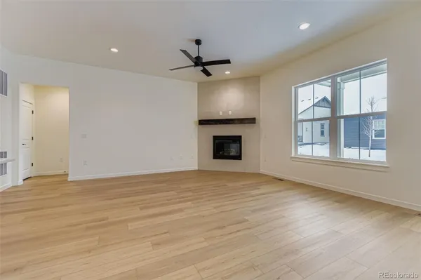 Property Slideshow image 2 of 28 | 8942 s riviera way, Aurora, CO, 80016