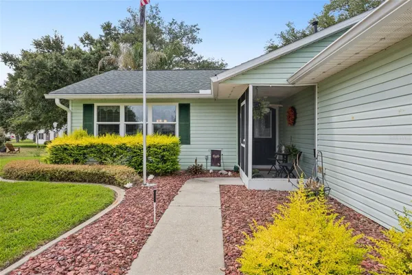 Property Slideshow image 3 of 86 | 25948 newcombe cir, Leesburg, FL, 34748