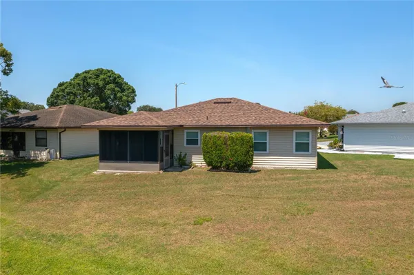 Property Slideshow image 3 of 38 | 3245 prairie dunes cir, Lakeland, FL, 33810