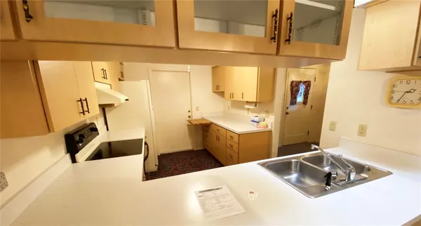 Property Slideshow image 2 of 11 | 1518 oakview cir, Winter Haven, FL, 33880