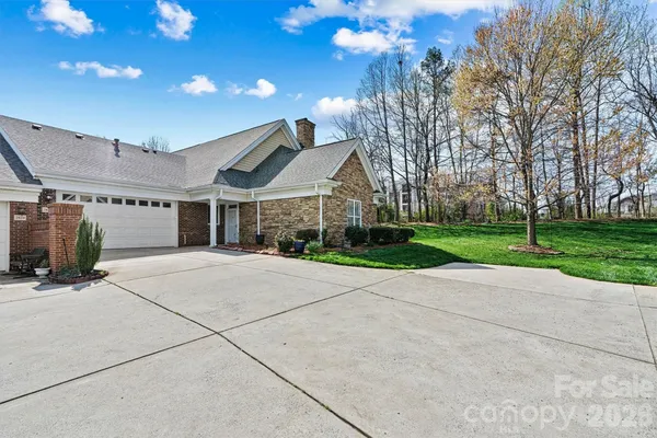 Property Slideshow image 2 of 40 | 2830 bellasera way, Matthews, NC, 28105