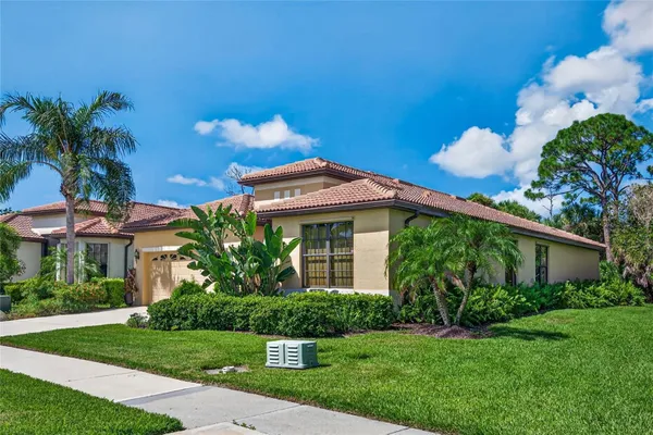 Property Slideshow image 3 of 58 | 1995 batello dr, Venice, FL, 34292