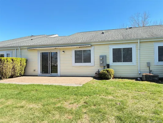 Property Slideshow image 3 of 4 | 707 bentley ct, Smithtown, NY, 11780