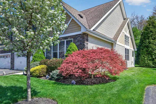 Property Slideshow image 3 of 50 | 2272 dalton dr, Cortlandt, NY, 10567