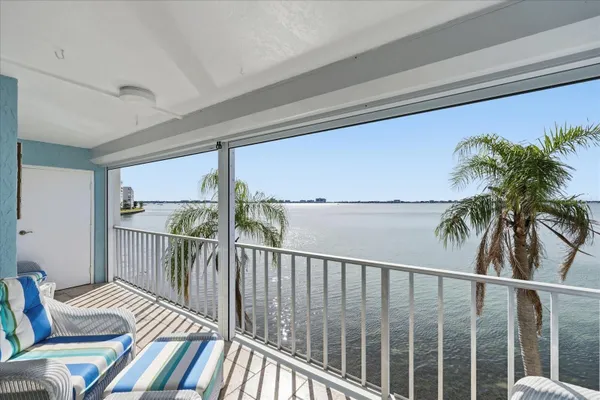 Property Slideshow image 3 of 59 | 6060 shore blvd 203, Gulfport, FL, 33707