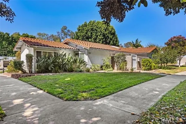 Property Slideshow image 3 of 38 | 2365 via mariposa e c, Laguna Woods, CA, 92637