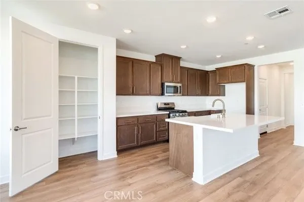 Property Slideshow image 3 of 8 | 1559 townswood ct, Beaumont, CA, 92223