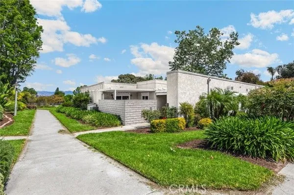 Property Slideshow image 2 of 20 | 3066 via serena d, Laguna Woods, CA, 92637