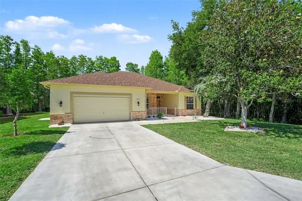 Property Slideshow image 3 of 38 | 8689 mississippi run, Weeki Wachee, FL, 34613