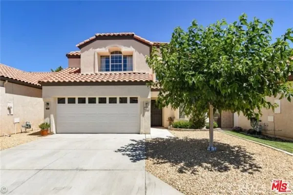 Property Slideshow image 2 of 6 | 19196 pine way, Apple Valley, CA, 92308