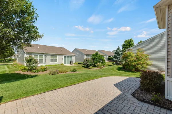 Property Slideshow image 3 of 5 | 3364 comstock ct, Mundelein, IL, 60060