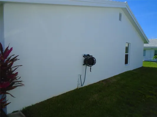 Property Slideshow image 3 of 28 | 3648 91st ave 6, Pinellas Park, FL, 33782