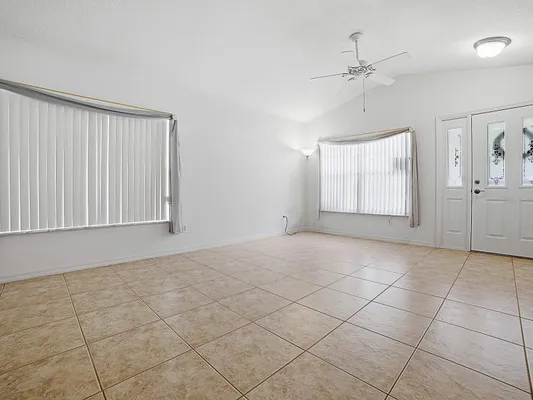 Property Slideshow image 3 of 44 | 25114 cranes roost cir, Leesburg, FL, 34748