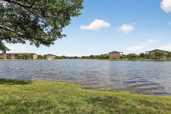 Property Slideshow image 2 of 70 | 1001 sw 141st ave, Pembroke Pines, FL, 33027