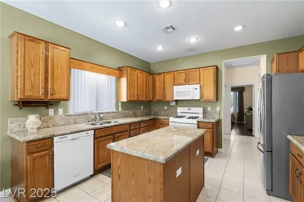 Property Slideshow image 2 of 40 | 2145 king mesa dr, Henderson, NV, 89012