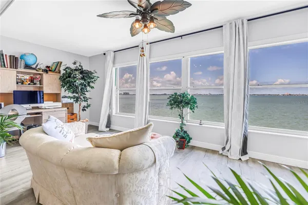 Property Slideshow image 3 of 52 | 6020 shore blvd 607, St Petersburg, FL, 33707