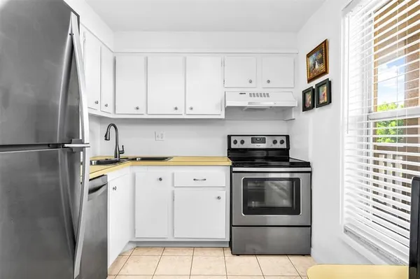 Property Slideshow image 3 of 38 | 6071 nw 61st ave 207, Tamarac, FL, 33319