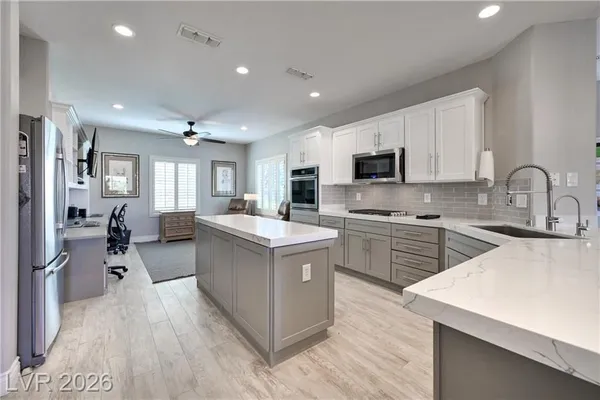 Property Slideshow image 3 of 42 | 2211 twin falls dr, Henderson, NV, 89044