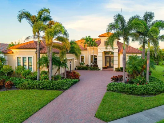 Property Slideshow image 3 of 78 | 10990 pentas royale ct, Englewood, FL, 34223