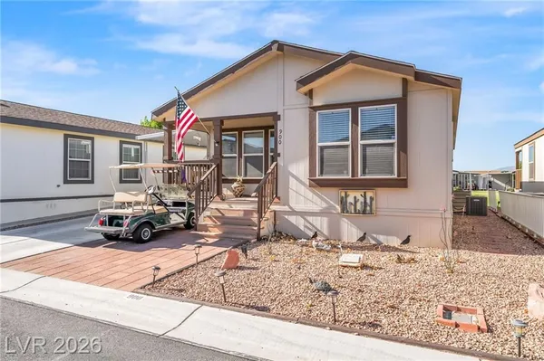 Property Slideshow image 3 of 28 | 900 montecito dr, Pahrump, NV, 89048